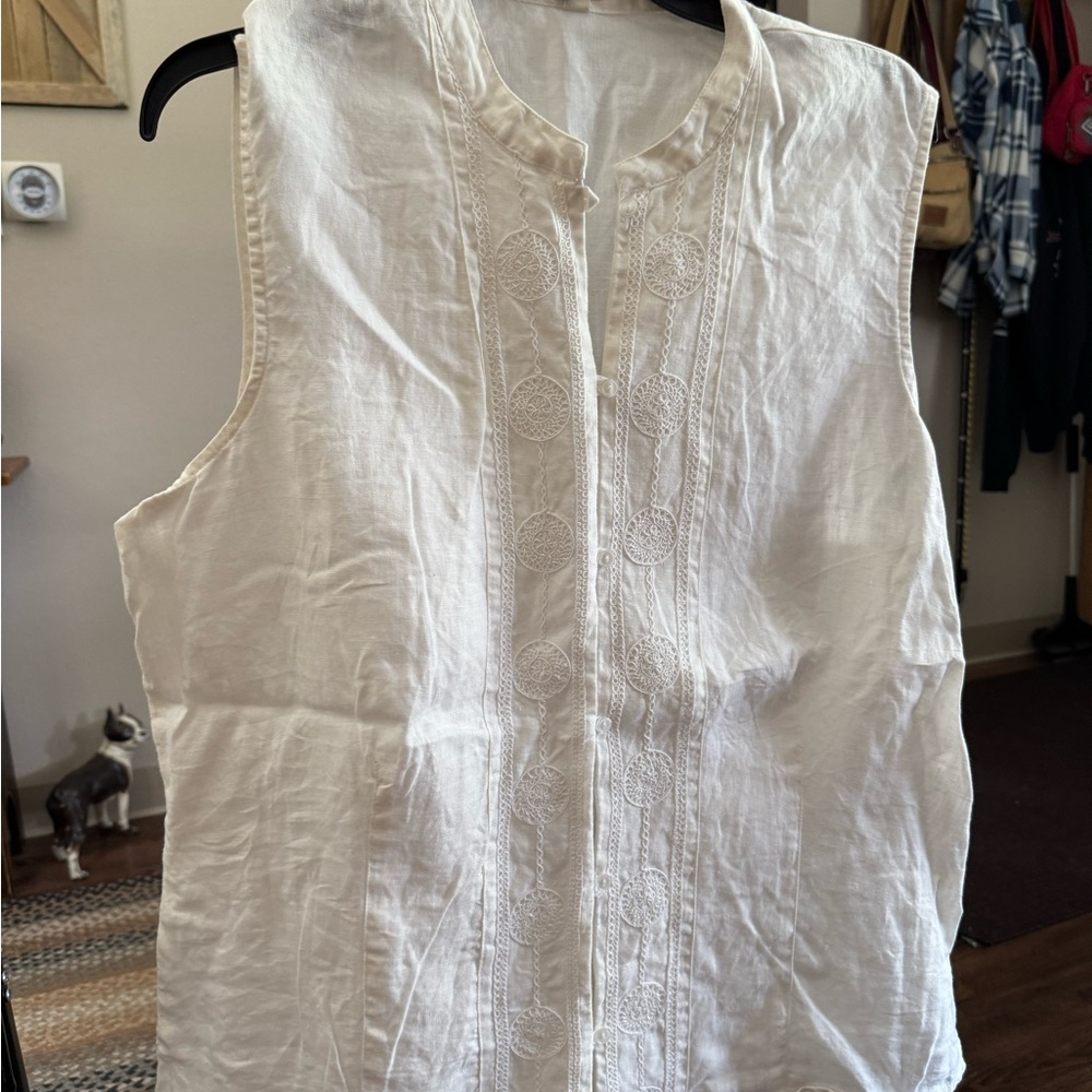 Old Navy White Embroidered Blouse